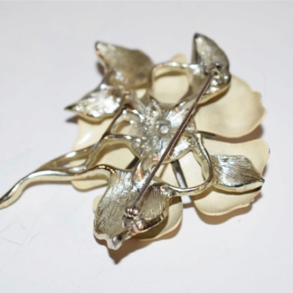 Vintage Sarah Coventry enameled flower Brooch - Picture 3 of 3